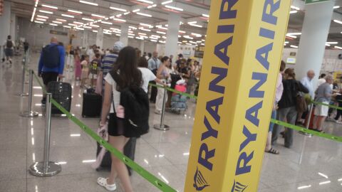 Huelga Ryanair: c&oacute;mo reclamar si mi vuelo est&aacute; afectado y posibles compensaciones