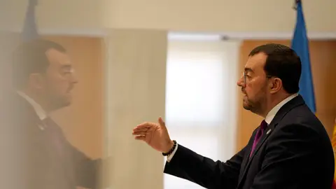 Adrián Barbón en rueda de prensa Adrián Barbón en rueda de prensa