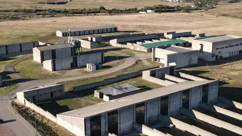 Los colegios veterinarios de Extremadura respaldan la ampliación del Grado de Veterinaria hasta los seis años Los colegios veterinarios de Extremadura respaldan la ampliación del Grado de Veterinaria hasta los seis años
