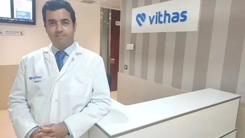 Cambio de hábitos en verano: cómo cuidar la espalda entre viajes, playa y deporte Cambio de hábitos en verano: cómo cuidar la espalda entre viajes, playa y deporte