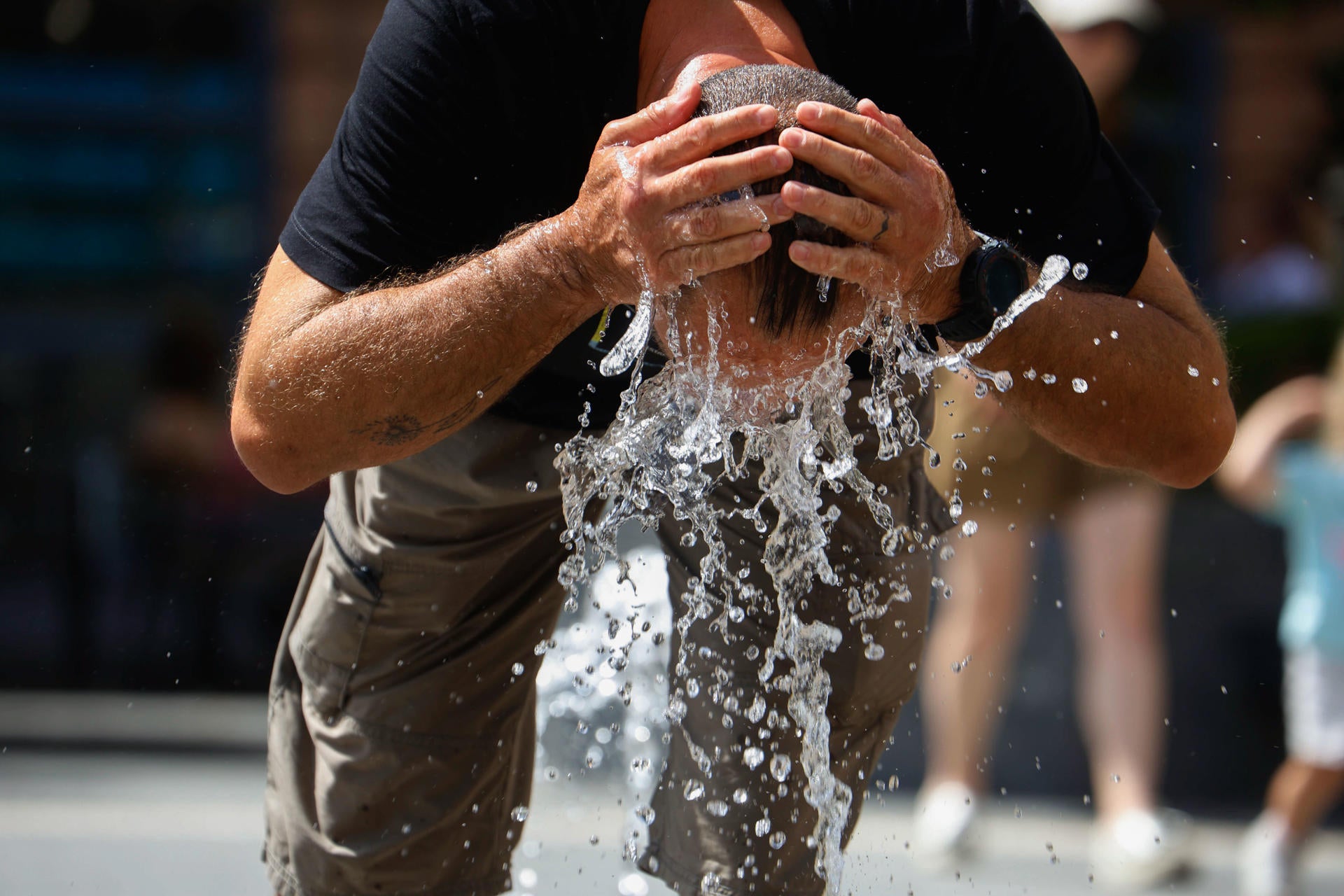 La ola de calor continúa azotando España: hasta 33 provincias en aviso naranja y amarillo La ola de calor continúa azotando España: hasta 33 provincias en aviso naranja y amarillo