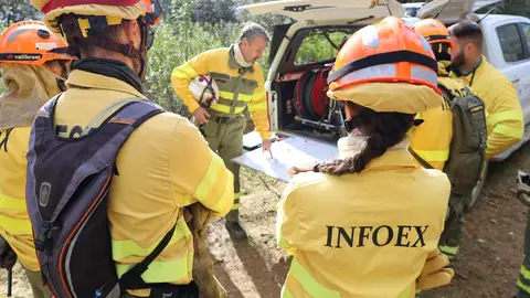 Continúa activo un Incendio Forestal en Oliva de Mérida declarado de nivel 1 por la proximidad a edificaciones aisladas Continúa activo un Incendio Forestal en Oliva de Mérida declarado de nivel 1 por la proximidad a edificaciones aisladas