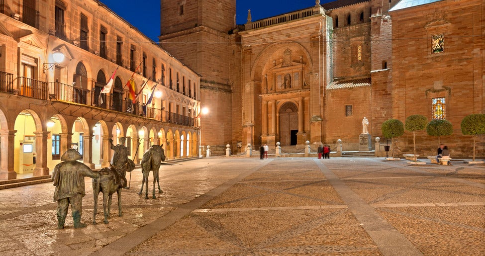 La vuelta al mundo en 80 Bacos: viajamos hasta la cooperativa Nuestra Señora de la Antigua y Santo Tomás de Villanueva de los Infantes La vuelta al mundo en 80 Bacos: viajamos hasta la cooperativa Nuestra Señora de la Antigua y Santo Tomás de Villanueva de los Infantes