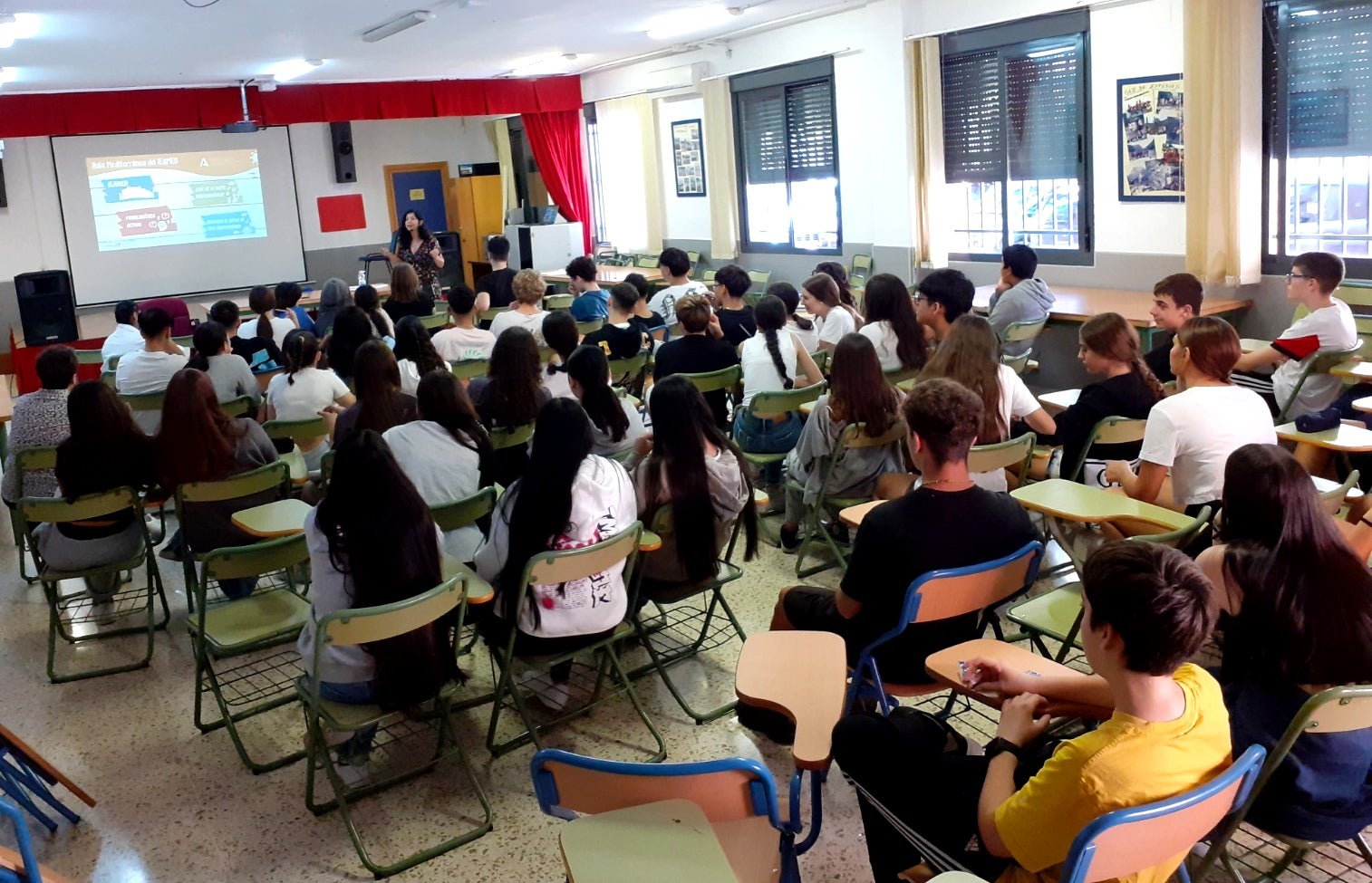 La Junta acerca los beneficios de una dieta saludable a más de 2.000 estudiantes andaluces a través de la iniciativa ‘Aula Mediterránea’ La Junta acerca los beneficios de una dieta saludable a más de 2.000 estudiantes andaluces a través de la iniciativa ‘Aula Mediterránea’