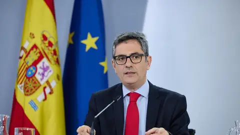 Bolaños defiende a Sánchez en sus críticas a los jueces y afirma que el presidente tiene "voluntad" de reunirse con Puigdemont