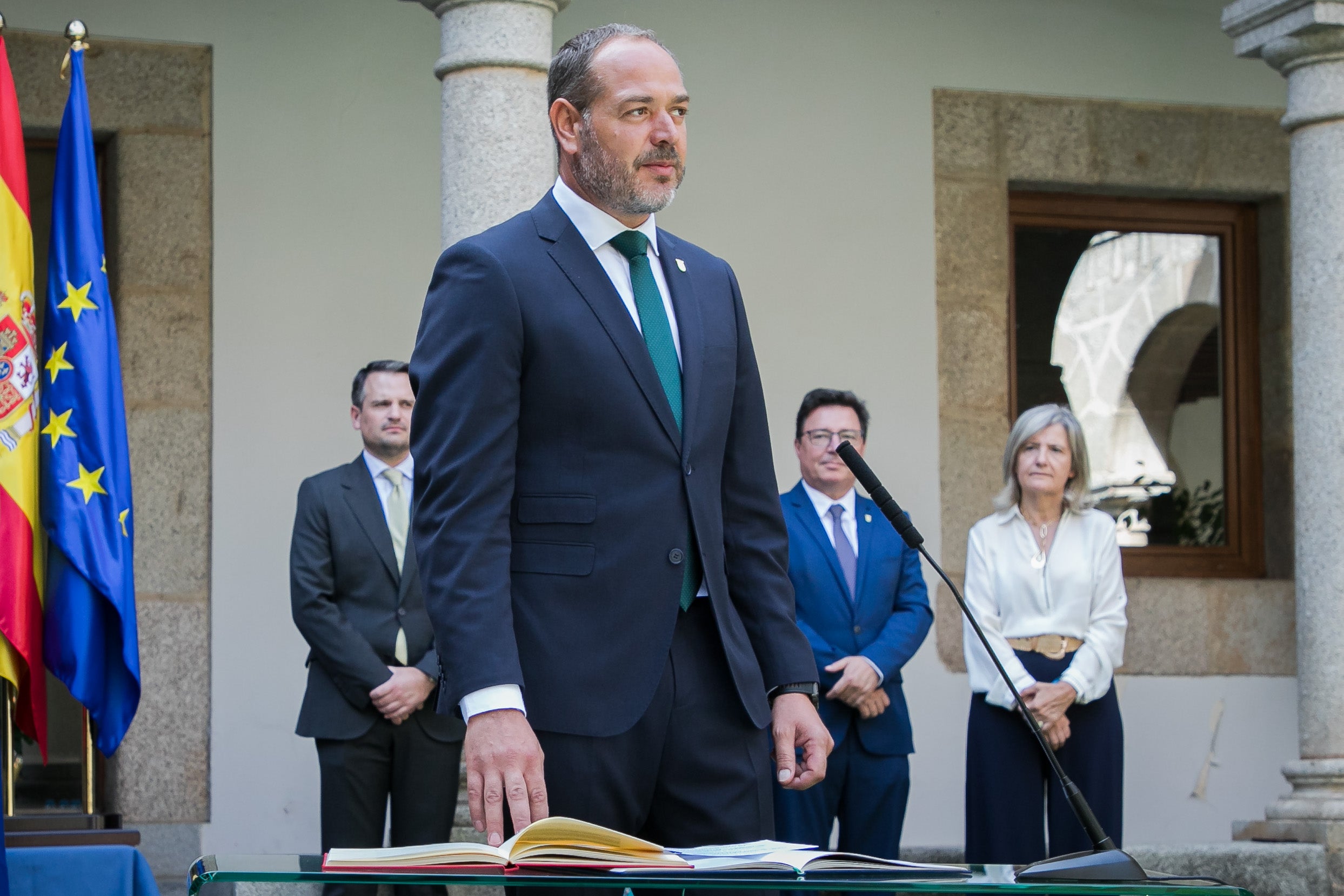 Francisco Ramírez toma posesión como nuevo Consejero de Gestión Forestal y Mundo Rural tras la dimisión de Higuero por falsear c.v Francisco Ramírez toma posesión como nuevo Consejero de Gestión Forestal y Mundo Rural tras la dimisión de Higuero por falsear c.v