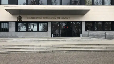 AIVE pide que se investigue a la Confederación Hidrográfica del Guadiana por el uso del dinero recaudado a través de las sanciones impuestas al sector agroalimentario AIVE pide que se investigue a la Confederación Hidrográfica del Guadiana por el uso del dinero recaudado a través de las sanciones impuestas al sector agroalimentario