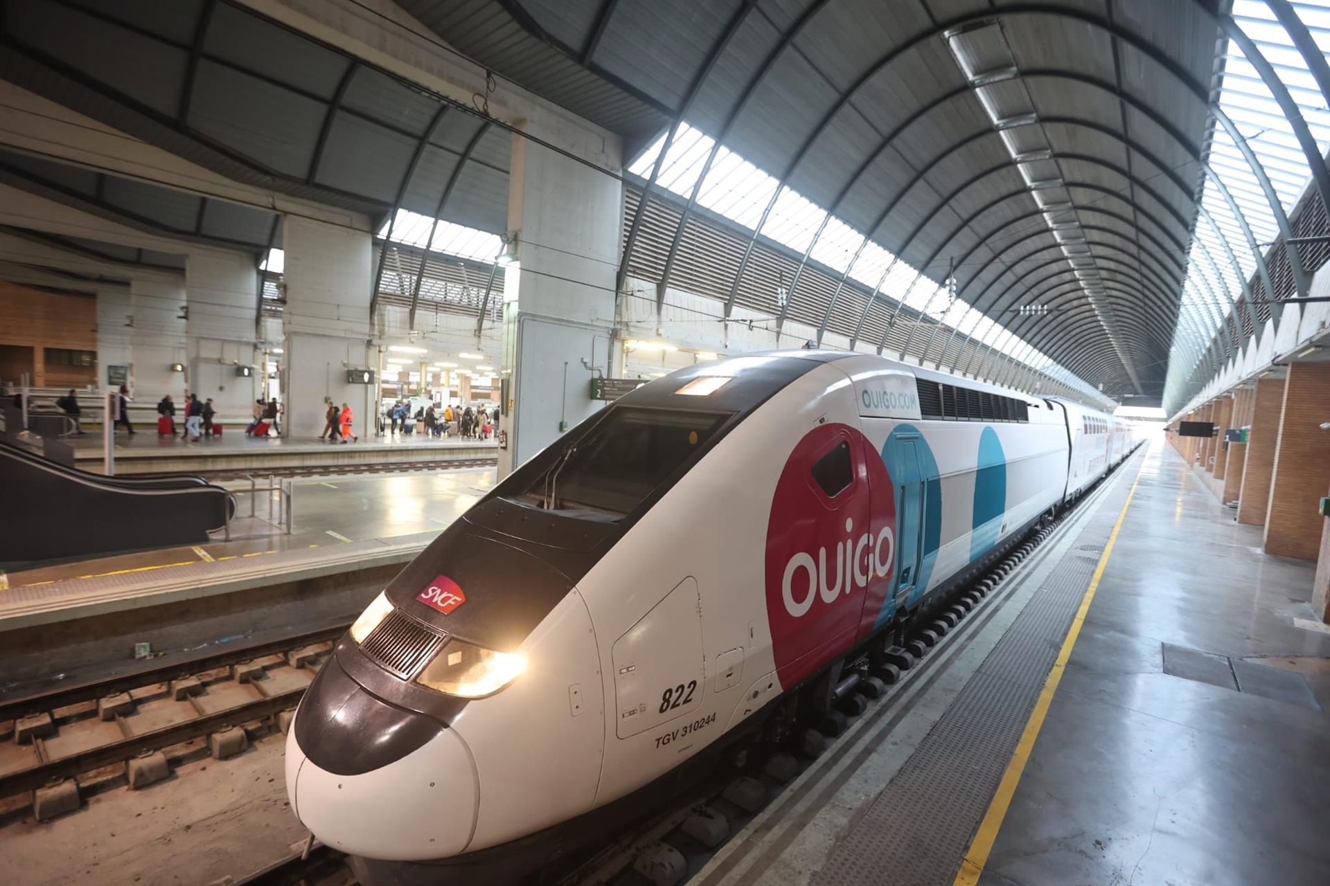 Retrasos en los trenes de Alta Velocidad por la avería de un Ouigo entre Sevilla y Guadajoz Retrasos en los trenes de Alta Velocidad por la avería de un Ouigo entre Sevilla y Guadajoz