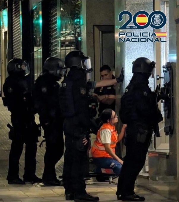 La Policía evita el suicidio de un hombre con su escopeta en A Coruña La Policía evita el suicidio de un hombre con su escopeta en A Coruña