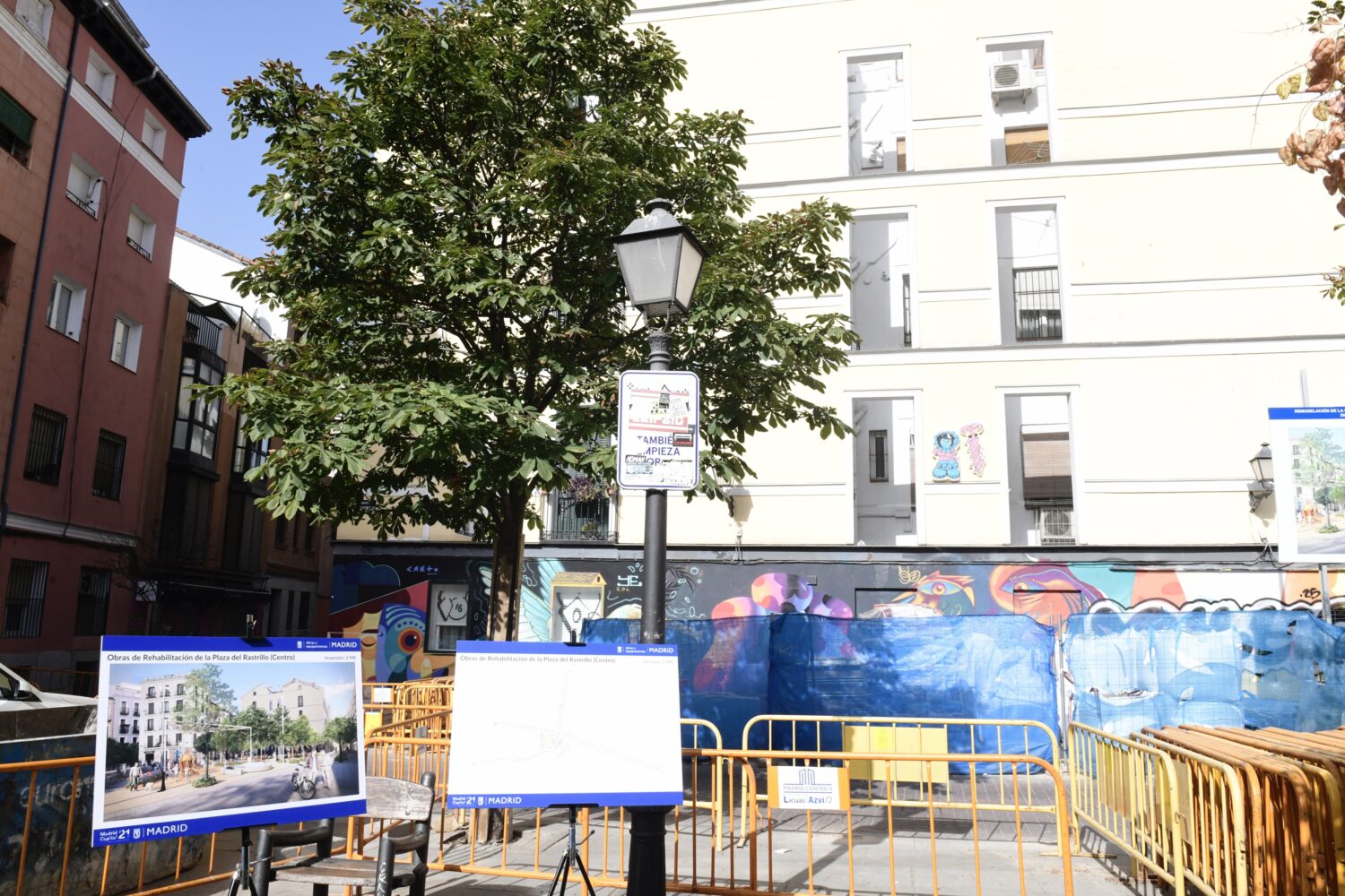 La plaza del Rastrillo estrenará pulverizadores de agua para evitar el calor en verano La plaza del Rastrillo estrenará pulverizadores de agua para evitar el calor en verano