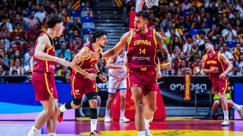 Espa&ntilde;a gana confianza en su camino al Eurobasket
