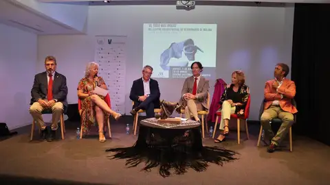 El Colegio de Veterinarios de Málaga ha presentado la XIX edición del Trofeo Taurino ‘Al Toro Más Bravo’ de la Feria de Málaga 2025 junto con la Diputación Provincial de Málaga. El Colegio de Veterinarios de Málaga ha presentado la XIX edición del Trofeo Taurino ‘Al Toro Más Bravo’ de la Feria de Málaga 2025 junto con la Diputación Provincial de Málaga.