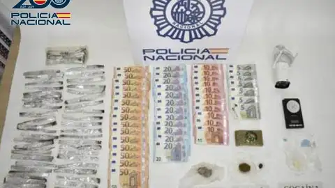 Material incautado por la Policía Nacional Material incautado por la Policía Nacional