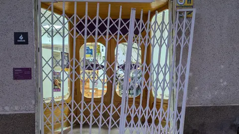 Detenidas tres personas por el robo en diez establecimientos públicos y en una vivienda habitada de Caudete Detenidas tres personas por el robo en diez establecimientos públicos y en una vivienda habitada de Caudete