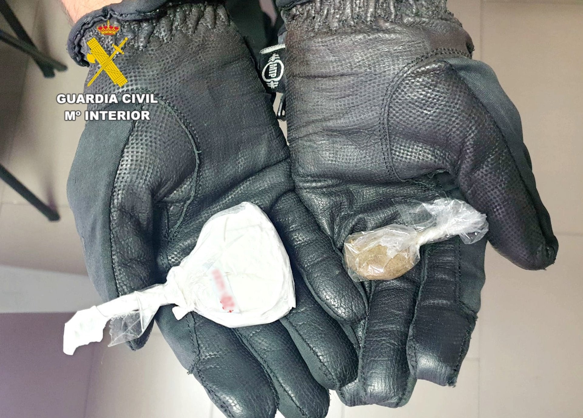 Arrestan con cocaína y hachís a un hombre en Castro Urdiales al que ya habían detenido o investigado 38 veces Arrestan con cocaína y hachís a un hombre en Castro Urdiales al que ya habían detenido o investigado 38 veces