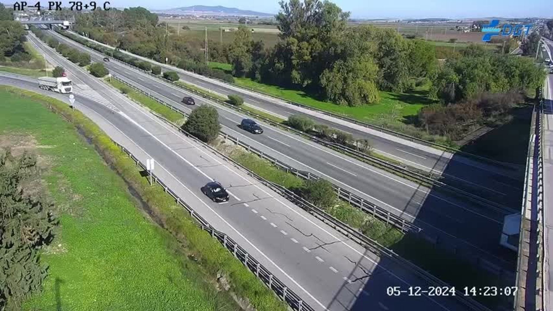 La DGT limita a 80 km/h la velocidad máxima de circulación por el temporal de viento en Castellón La DGT limita a 80 km/h la velocidad máxima de circulación por el temporal de viento en Castellón