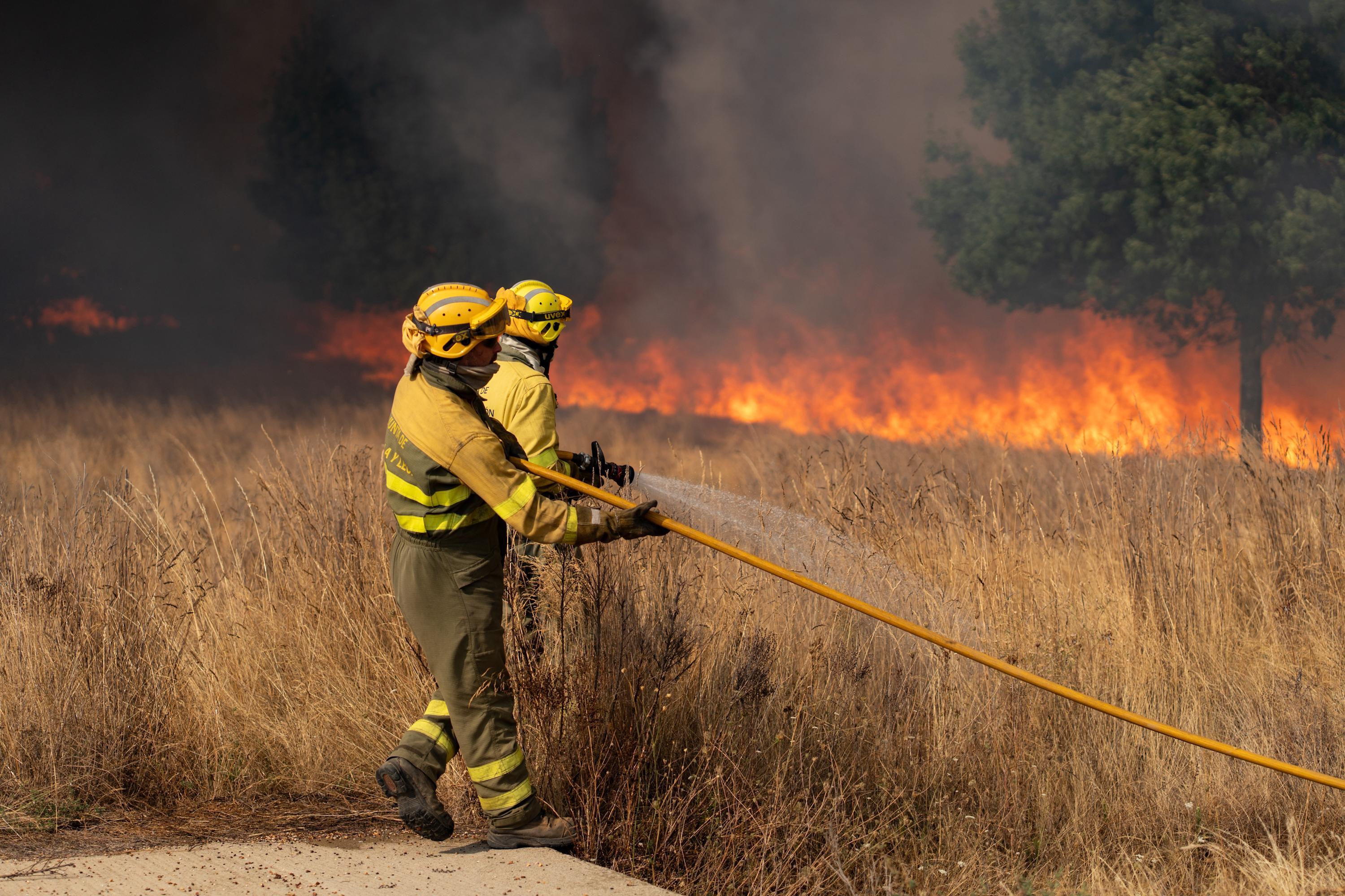 Fin de semana negro en Castilla y León con incendios en Léon, Palencia, Zamora y Ávila Fin de semana negro en Castilla y León con incendios en Léon, Palencia, Zamora y Ávila