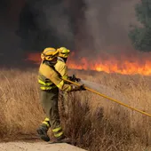 Bomberos actúan contra el fuego en la provincia de Zamora Bomberos actúan contra el fuego en la provincia de Zamora