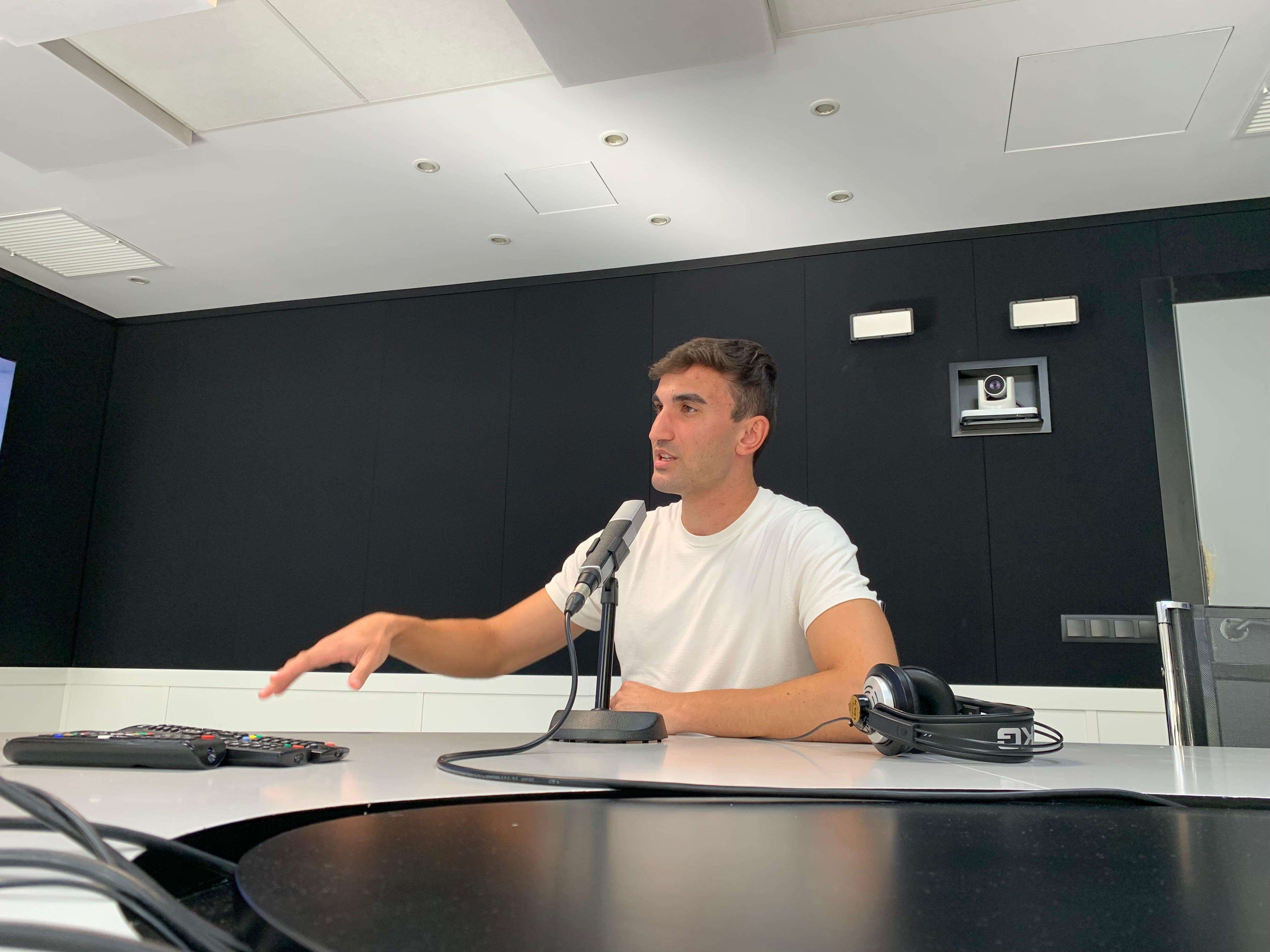 Miquel Grandio, l'influencer osonenc que vol mostrar la seva terra després de voltar per mig món amb la seva càmera Miquel Grandio, l'influencer osonenc que vol mostrar la seva terra després de voltar per mig món amb la seva càmera