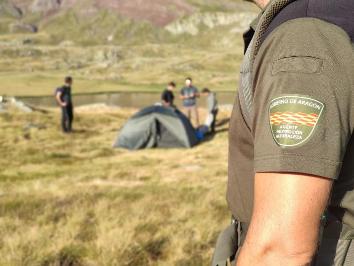 Récord de sanciones por acampar en el ibón de Anayet en el Pirineo oscense Récord de sanciones por acampar en el ibón de Anayet en el Pirineo oscense