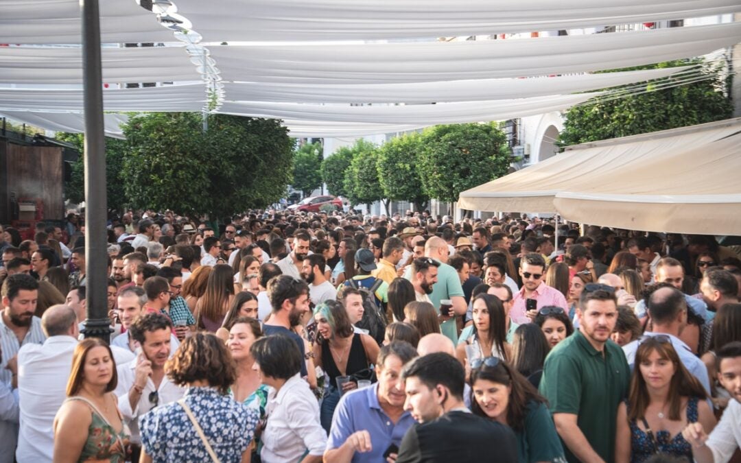 Los establecimientos de hostelería pueden solicitar la instalación de barras exteriores durante la Feria hasta el 22 de agosto Los establecimientos de hostelería pueden solicitar la instalación de barras exteriores durante la Feria hasta el 22 de agosto