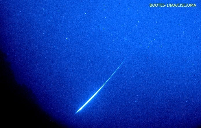 Una "brillante bola de fuego" ilumina el cielo en plena temporada de Perseidas Una "brillante bola de fuego" ilumina el cielo en plena temporada de Perseidas