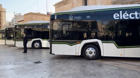 El uso de los autobuses a pedan&iacute;as de Elche sigue funcionando durante el mes de julio