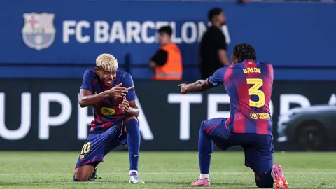 FC Barcelona v Como 1907 - Joan Gamper Trophy Lamine Yamal of FC Barcelona celebrates a goal with Alejandro Balde during the Joan Gamper Trophy, football match played between FC Barcelona and Como 1907 at Johan Cruyff Stadium on August 10, 2025 in Sant Joan Despi, Spain. AFP7 10/08/2025 ONLY FOR USE IN SPAIN