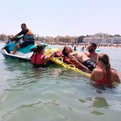 El servicio de salvamento y socorrismo en playas en Peñíscola realiza 249 asistencias en el mes de julio
