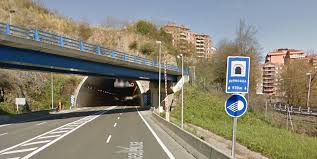 Fallece una joven de 21 años en accidente de moto en Donostia Fallece una joven de 21 años en accidente de moto en Donostia