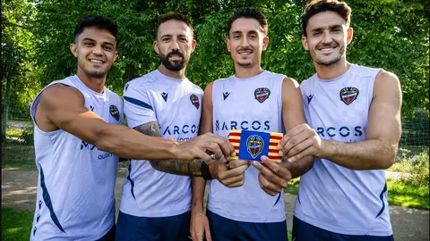 Pablo Martínez, Morales, Brugué y Elguezábal los capitanes del Levante UD en su regreso a primera Pablo Martínez, Morales, Brugué y Elguezábal los capitanes del Levante UD en su regreso a primera