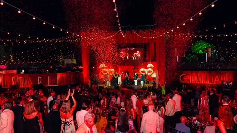La Gala Starlite celebra su XVI aniversario con una noche de máscaras llena de solidaridad, arte y glamour La Gala Starlite celebra su XVI aniversario con una noche de máscaras llena de solidaridad, arte y glamour