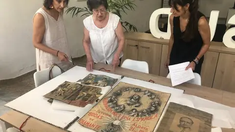 Una familia de Aldaia aporta obra gráfica de la colección de su padre - MANCOMUNIDAD DE L'HORTA SUD Una familia de Aldaia aporta obra gráfica de la colección de su padre - MANCOMUNIDAD DE L'HORTA SUD