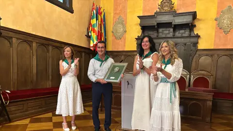 El Ayuntamiento de Huesca reconoce los 25 años de Alternativa de El Fandi El Ayuntamiento de Huesca reconoce los 25 años de Alternativa de El Fandi