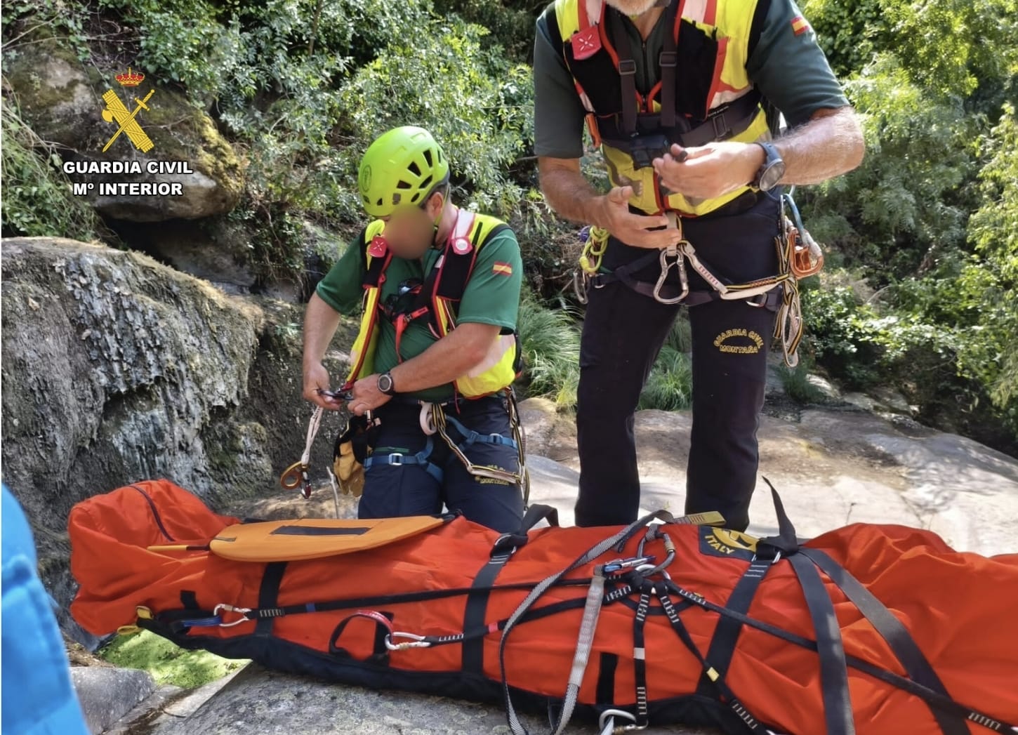 Rescatan a un hombre de 29 años con un pie fracturado tras sufrir un accidente en la Garganta Marta de Valdastillas Rescatan a un hombre de 29 años con un pie fracturado tras sufrir un accidente en la Garganta Marta de Valdastillas