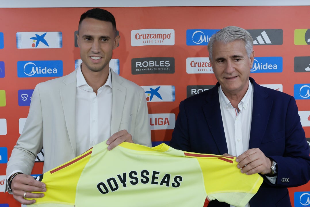 El Sevilla asume que debutará en Bilbao sin nuevos futbolistas inscritos El Sevilla asume que debutará en Bilbao sin nuevos futbolistas inscritos