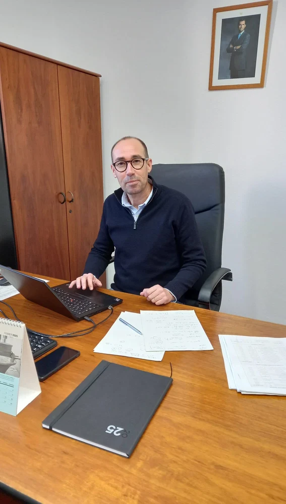 Óscar Portas en su despacho del Consell de Formentera Óscar Portas en su despacho del Consell de Formentera