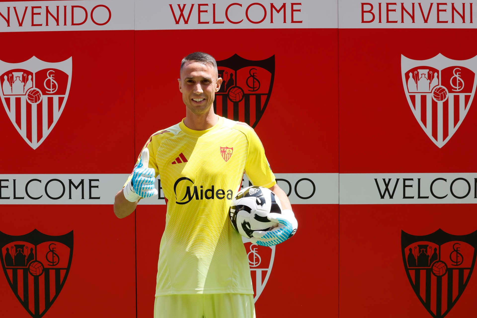 Vlachodimos: "Quiero ganar trofeos con el Sevilla" Vlachodimos: "Quiero ganar trofeos con el Sevilla"