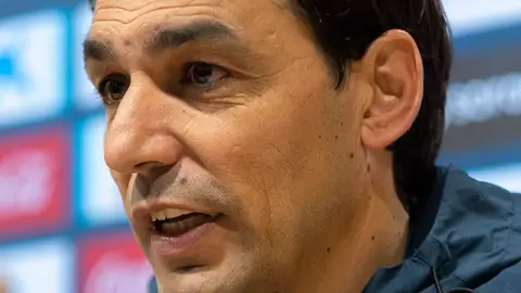 Tena: "Es evidente que faltan por llegar jugadores en defensa y en ataque" Tena: "Es evidente que faltan por llegar jugadores en defensa y en ataque"