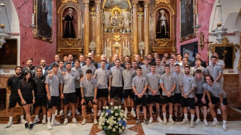 Ofrenda floral a la Divina Pastora 