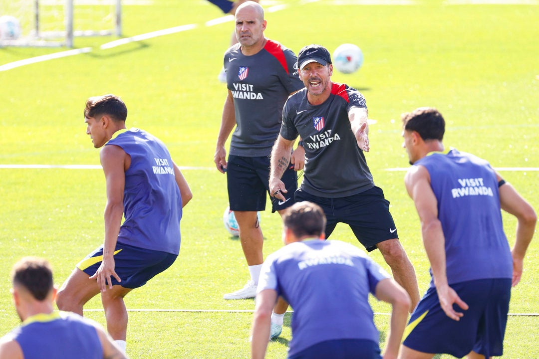 Simeone perfila su primer once, con Koke, Gallagher y Almada Simeone perfila su primer once, con Koke, Gallagher y Almada