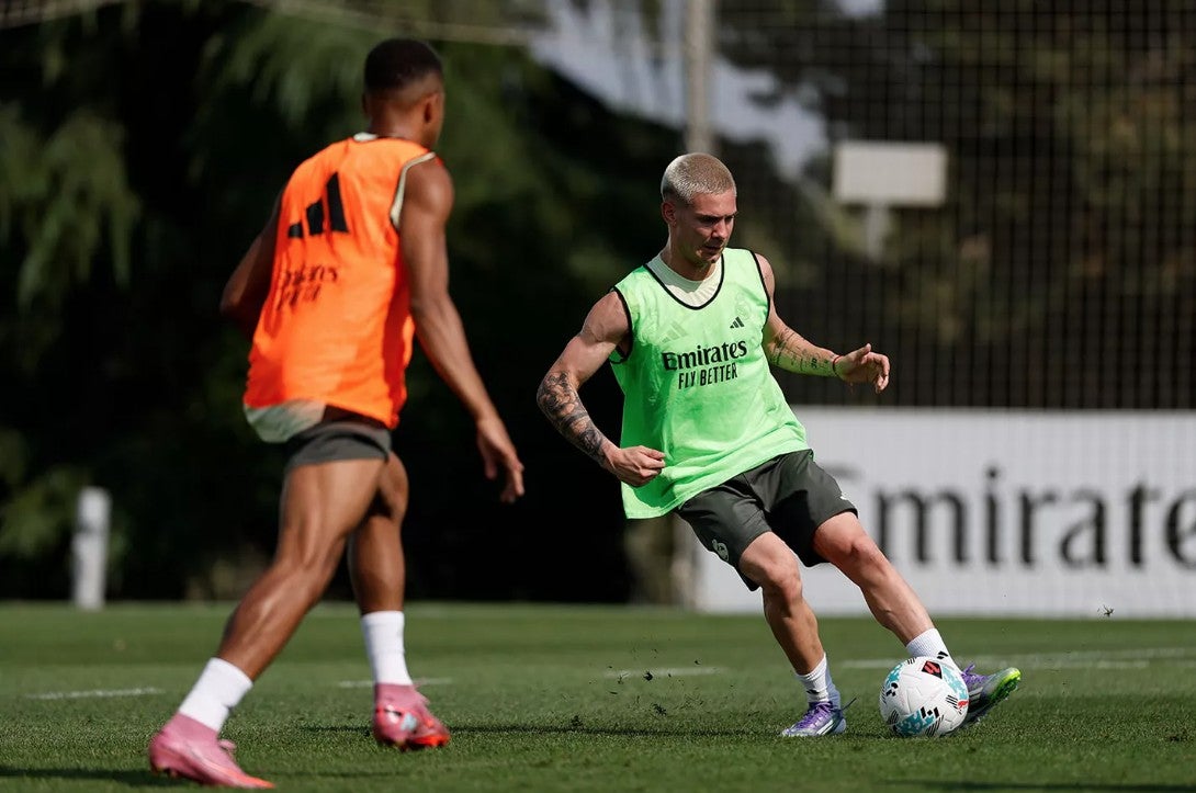 Mastantuono completa su primer entrenamiento en Valdebebas Mastantuono completa su primer entrenamiento en Valdebebas