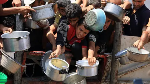 Palestinos intentando conseguir comida Palestinos intentando conseguir comida