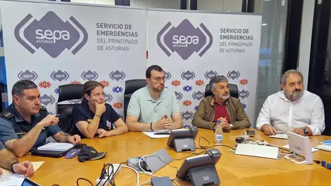 Adriana Lastra, Adrián Barbón y Alejandro Calvo en reunión del CECOPI. Adriana Lastra, Adrián Barbón y Alejandro Calvo en reunión del CECOPI
