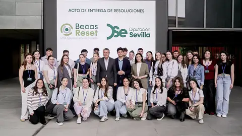 Archivo - Acto de entrega de resoluciones de las 'Becas Reset' para el pasado curso 2024-2025. - DIPUTACIÓN DE SEVILLA - Archivo Archivo - Acto de entrega de resoluciones de las 'Becas Reset' para el pasado curso 2024-2025. - DIPUTACIÓN DE SEVILLA - Archivo