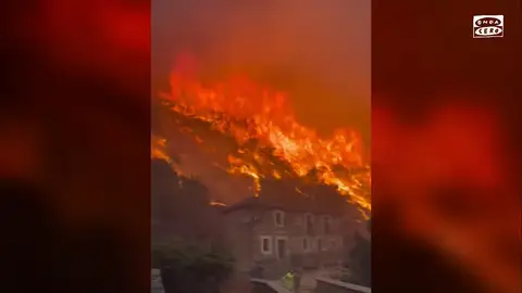 Las devastadoras imágenes del incendio en Pobladura de la Sierra (León) que ha obligado a desalojar a 150 personas Las devastadoras imágenes del incendio en Pobladura de la Sierra (León) que ha obligado a desalojar a 150 personas
