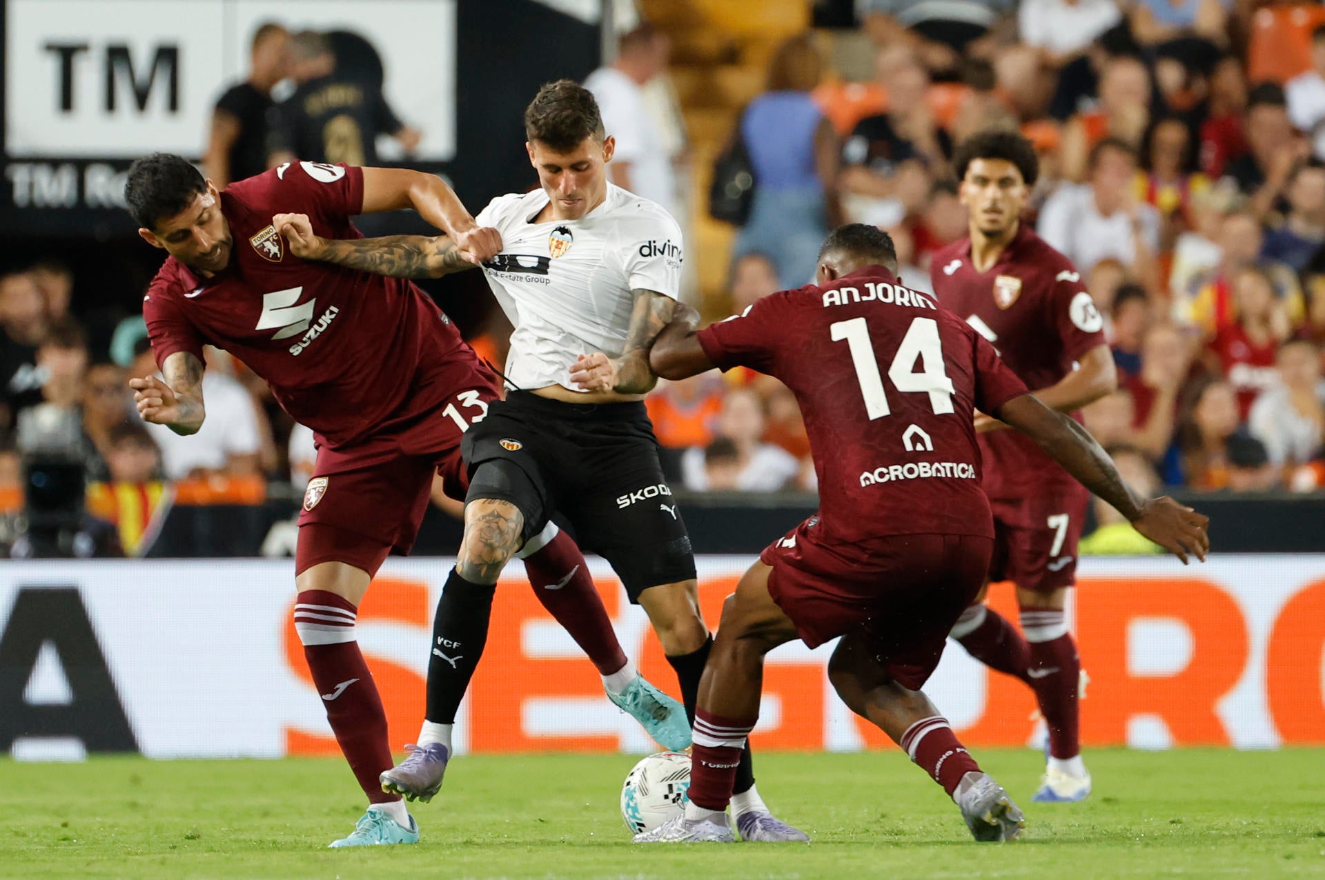 Dani Raba se ganó el cariño de Mestalla: "Ha sido muy ilusionante" Dani Raba se ganó el cariño de Mestalla: "Ha sido muy ilusionante"