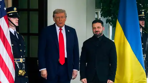 El traje de Zelenski encandila a Trump: "No me lo puedo creer, me encanta" El traje de Zelenski encandila a Trump: "No me lo puedo creer, me encanta"