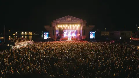 SOM Festival cierra su 5º aniversario con 30.000 asistentes, un 25% más de público y un éxito turístico para la ciudad SOM Festival cierra su 5º aniversario con 30.000 asistentes, un 25% más de público y un éxito turístico para la ciudad