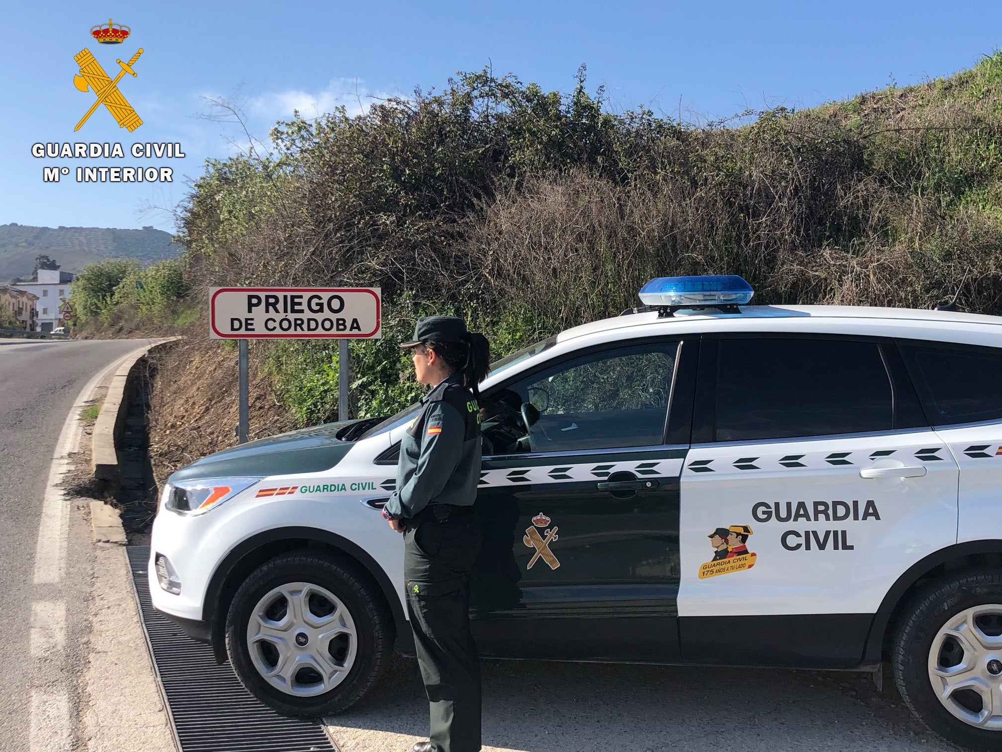 La Guardia Civil ha investigado en Priego de Córdoba a tres personas como presuntas autoras de un delito de estafa La Guardia Civil ha investigado en Priego de Córdoba a tres personas como presuntas autoras de un delito de estafa